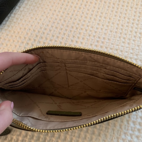 Michael Khors Wristlet Wallet - Picture 2 of 3
